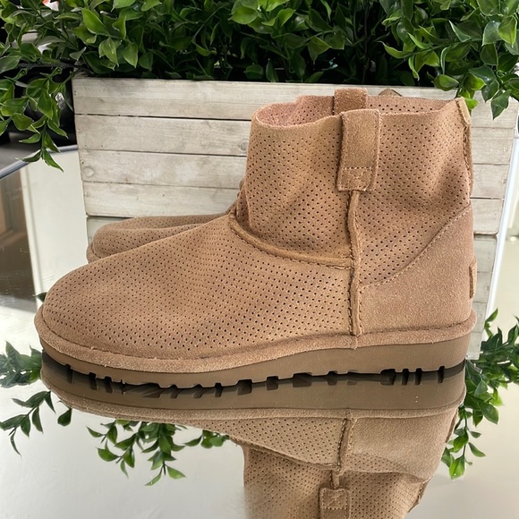 UGG Shoes Ugg Classic Tan Leather Unlined Ankle Boots Size 8 Poshmark
